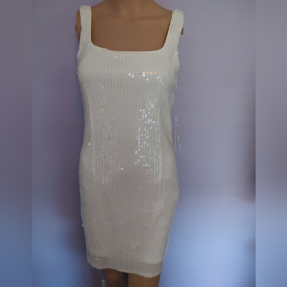 Aqua Dresses & Skirts - Aqua X Bloomingdales White Sequin Minidress